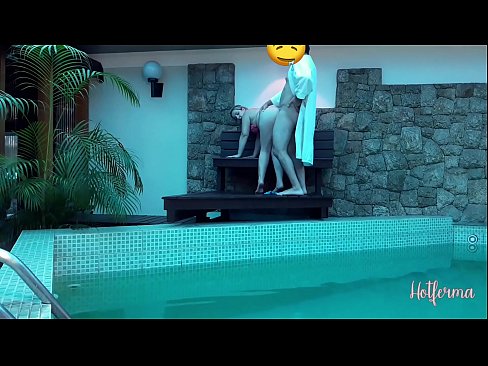 ❤️ Le patron invite la femme de chambre à la piscine, mais n'a pas pu résister à une chaude ❤️ Porno fait maison at us ❌❤